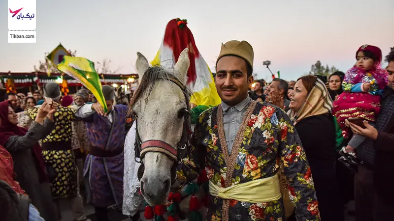 عروس سوار بر اسب سفید