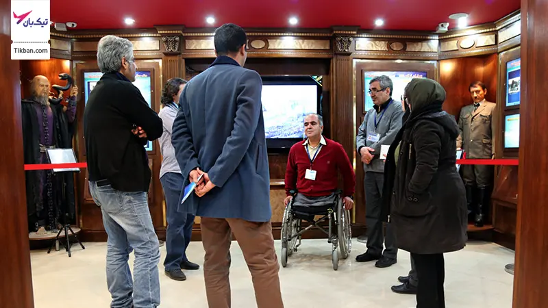 کارمندان موزه صلح تهران