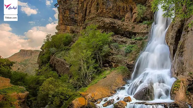 آبشار آب سفید