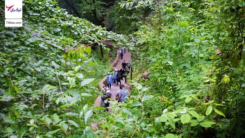 پیاده روی در مسیر آبشار کبودوال