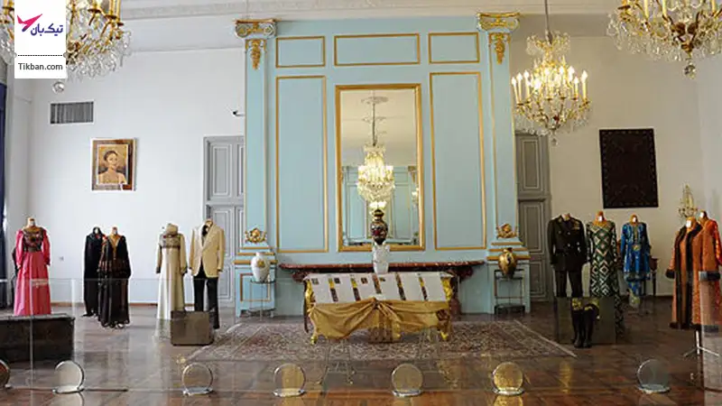 بازدید از موزه پارچه و لباسهای سلطنتی نیاوران